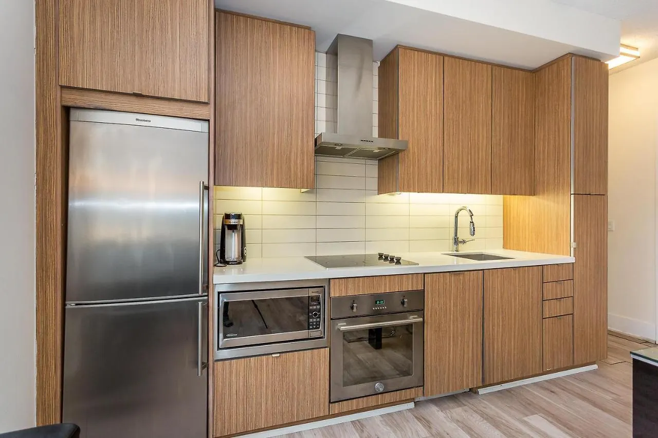 Toronto Rooms And Suites Condos 3*,  Kanada